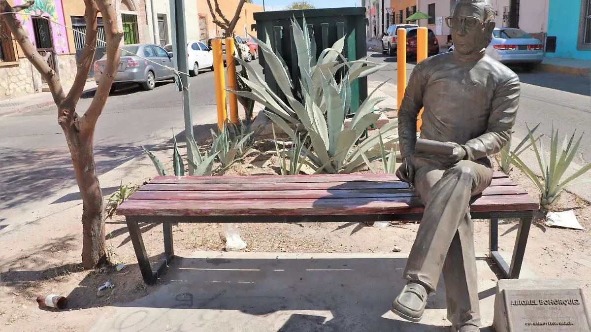 Estatua Abigael Bohórquez - Cecilia Saijas (3)